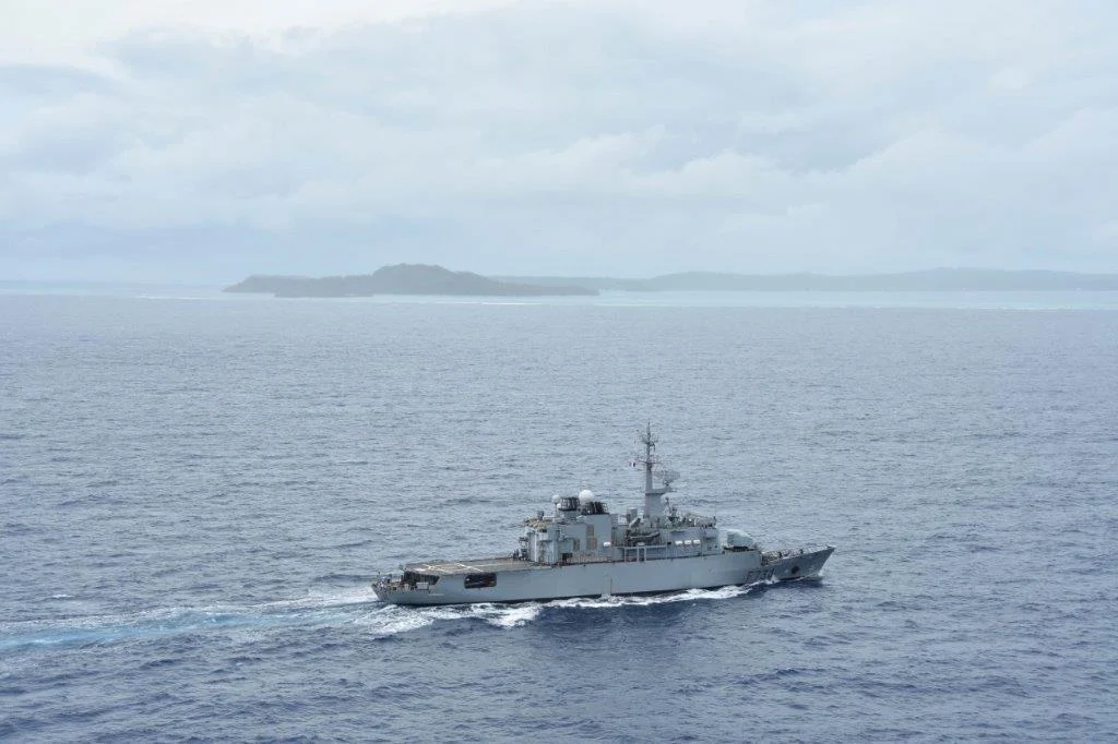 La frégate Vendémiaire au large de Wallis