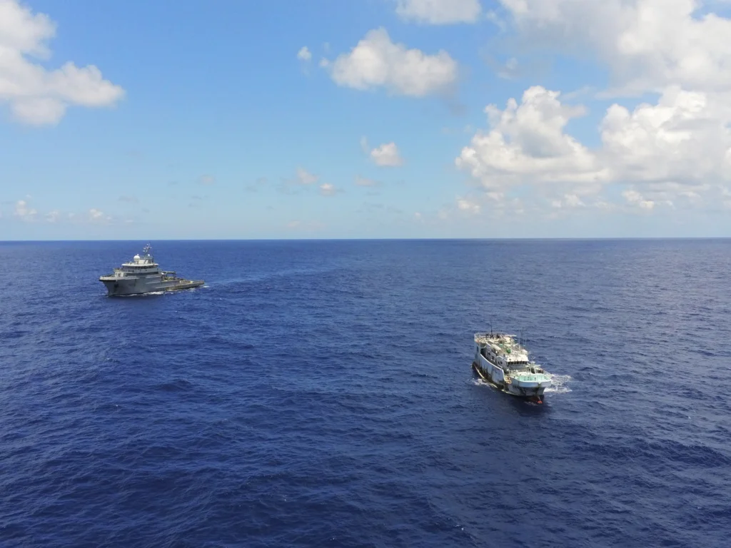 Le BSAOM Bougainville participe à la surveillance des pêches