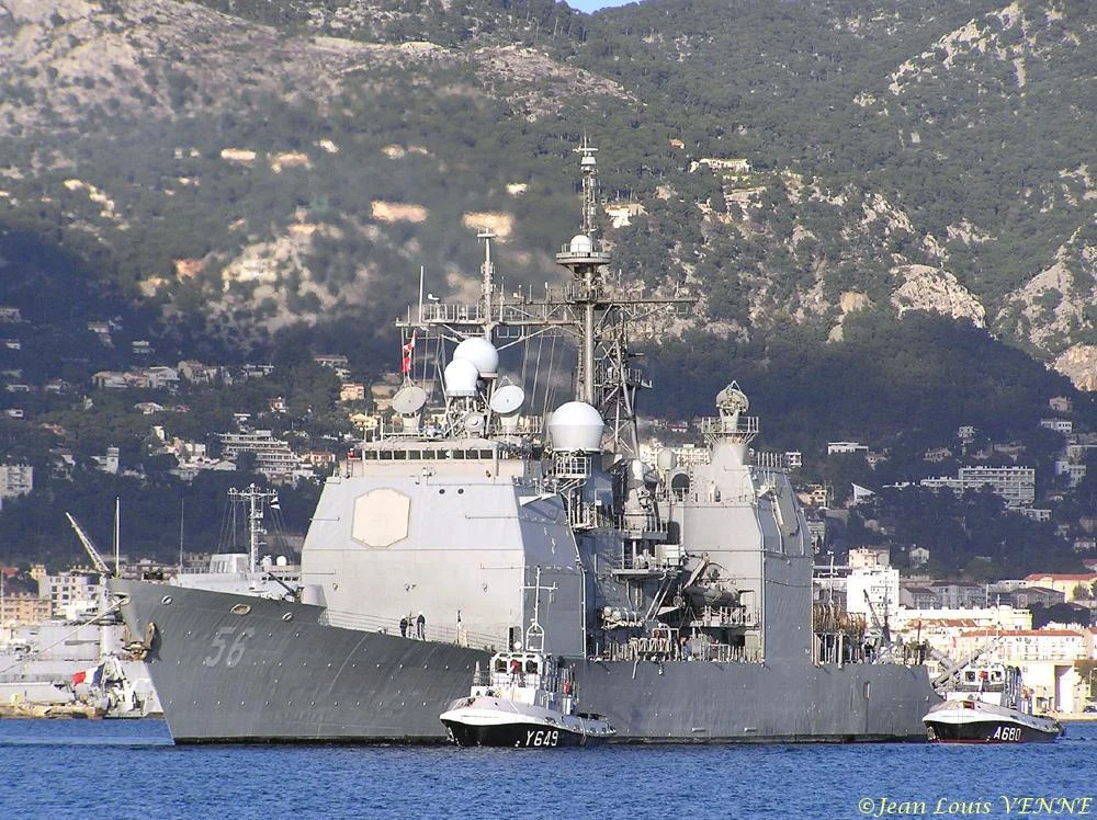 Le San Jacinto arrive Ã  Toulon