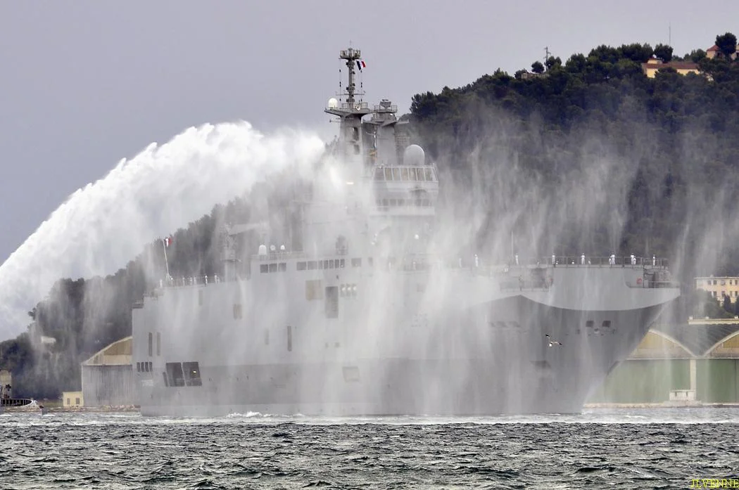 Arrivée du BPC Dixmude à Toulon