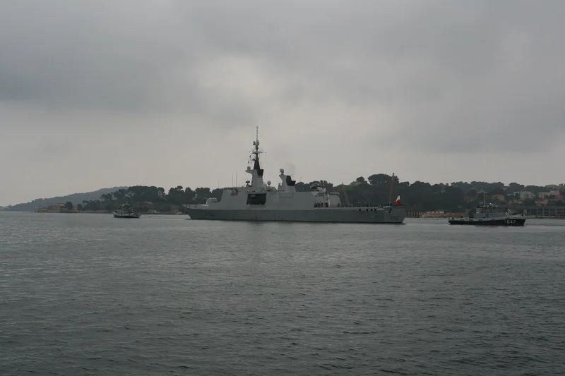 Appareillage de la frégate Courbet