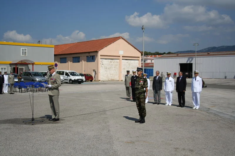 Le général Clément-Bollée lit l'ordre du jour