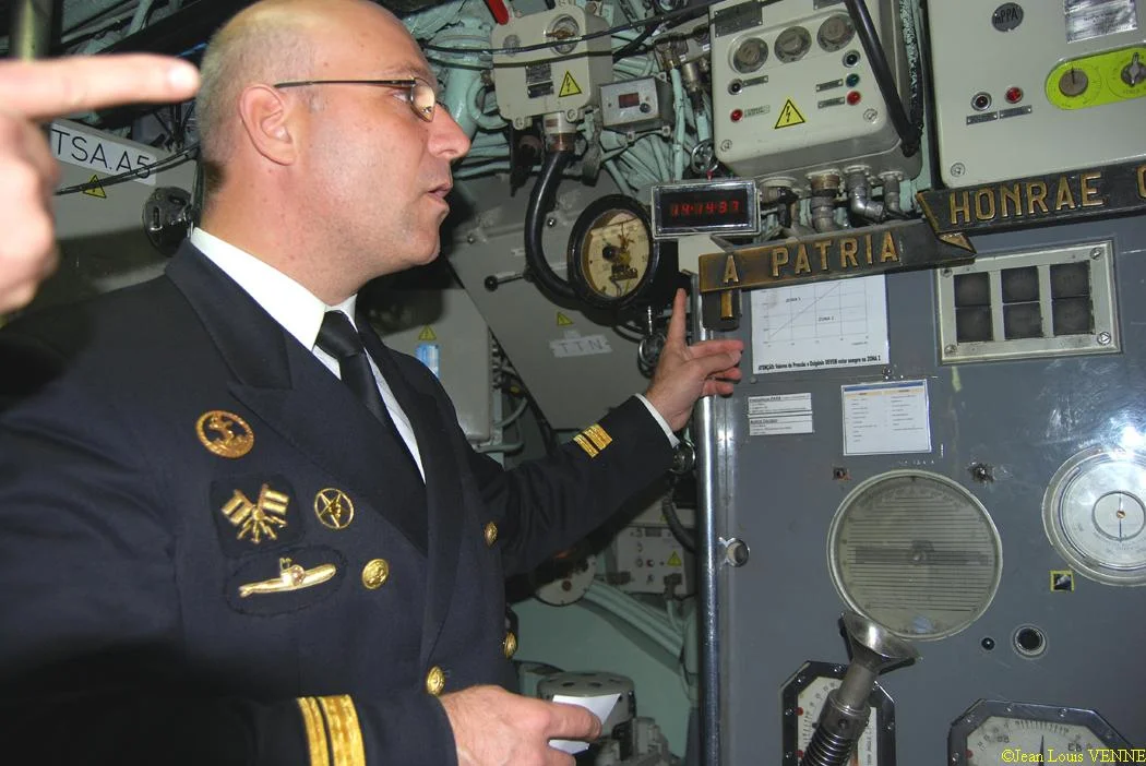 Dans le poste central