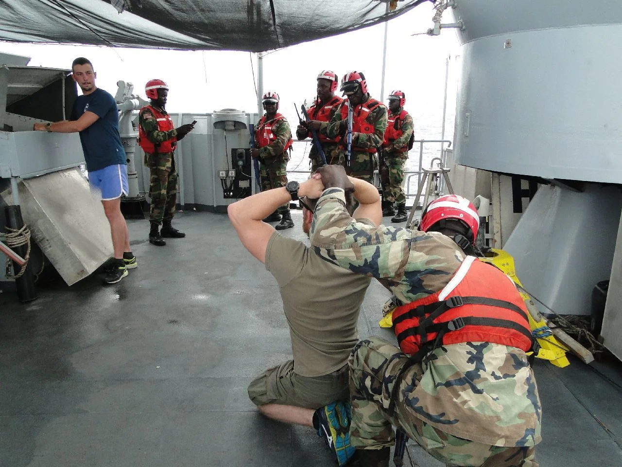 Entrainement à la fouille d'un navire en pêche illégale