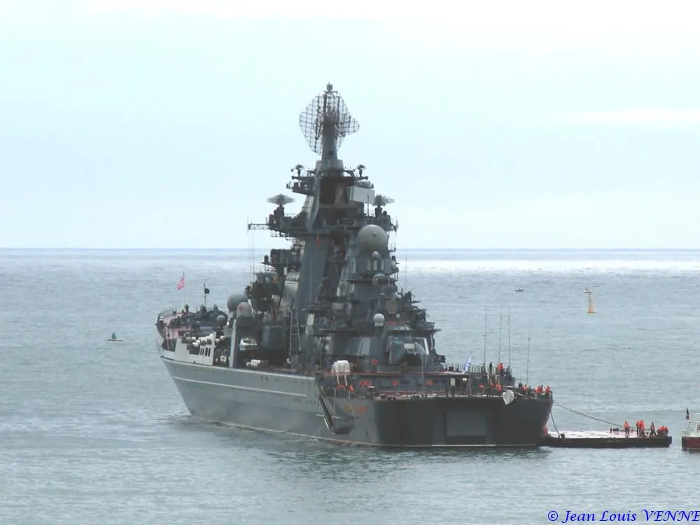 Le croiseur nucléaire russe Pierre le Grand à Toulon