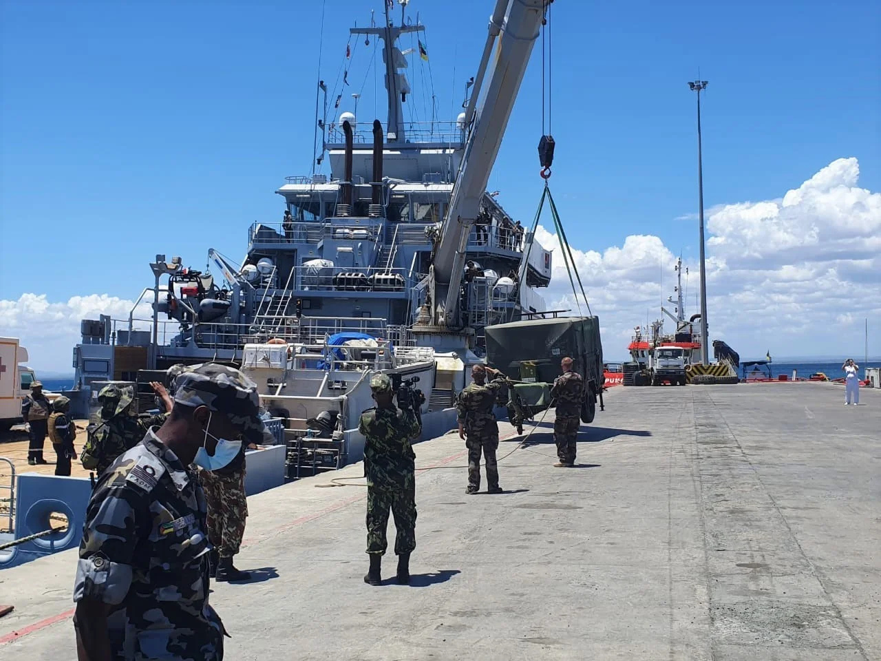 Le bâtiment de soutien et d’assistance outre-mer Champlain effectue une escale au Mozambique