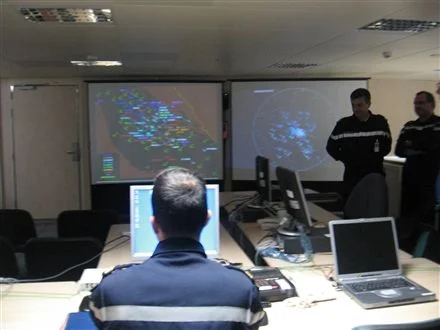 Etat-major embarqué de la FRMARFOR dans le centre opérationnel embarqué Ã  bord du Tonnerre