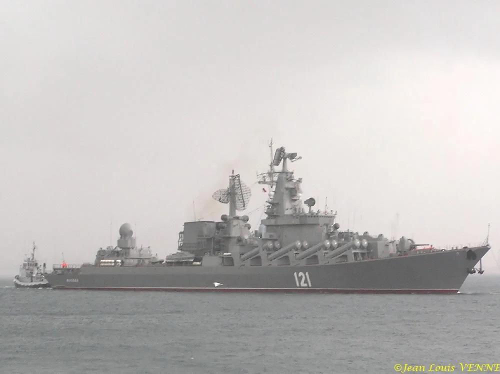 Le Moskva quitte Toulon