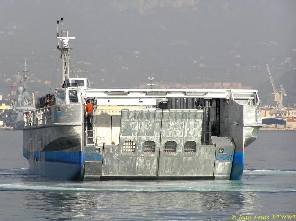 Le nouveau catamaran de débarquement de la CNIM