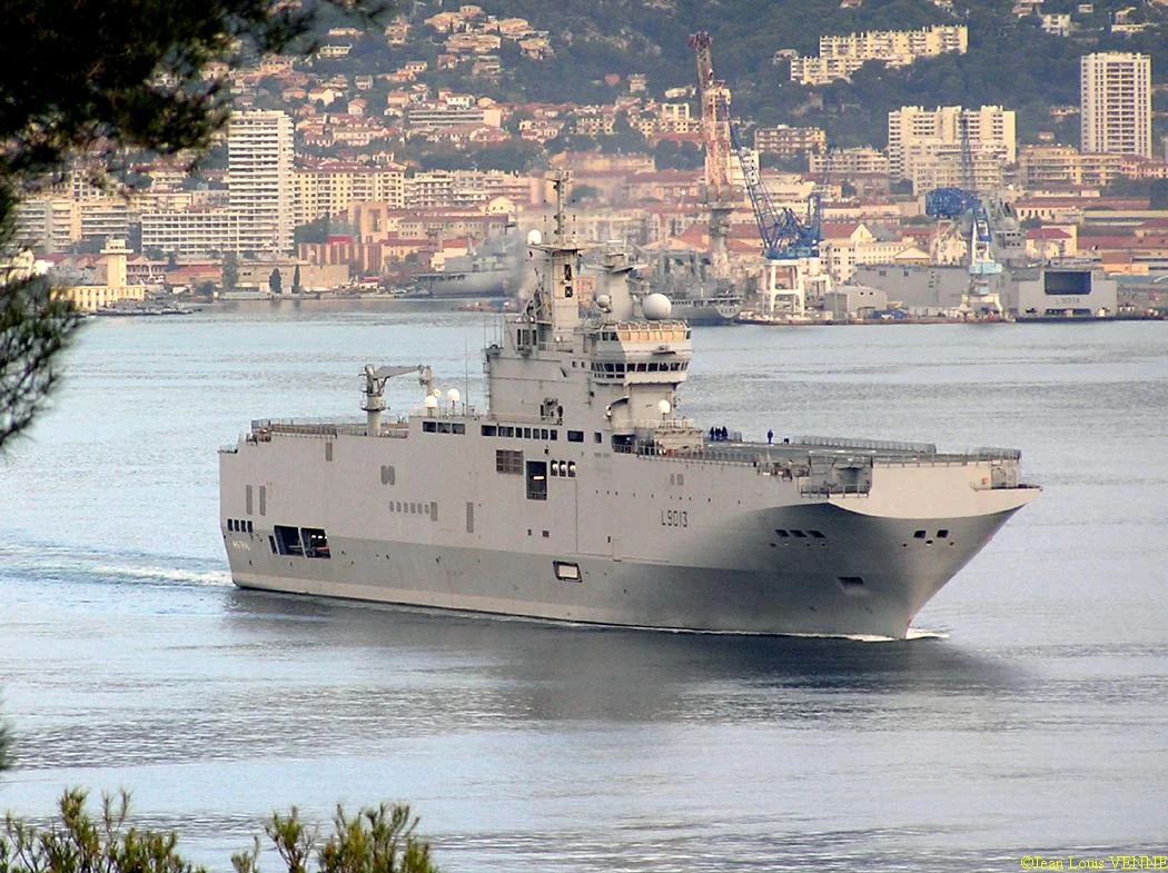 Le BPC Mistral appareille pour la Russie