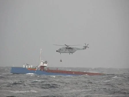 Un Super Frelon au-dessus de l'Advance