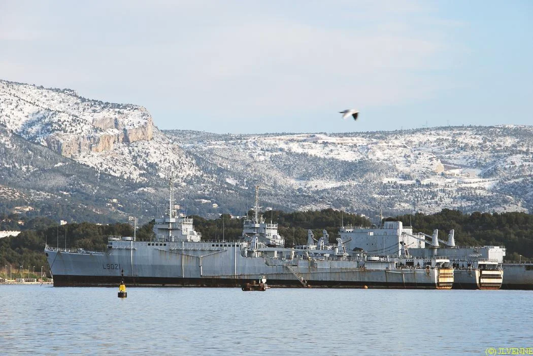 Toulon et ses montages enneigées