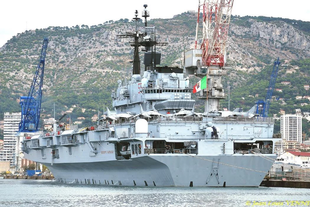 Le porte-avions Garibaldi