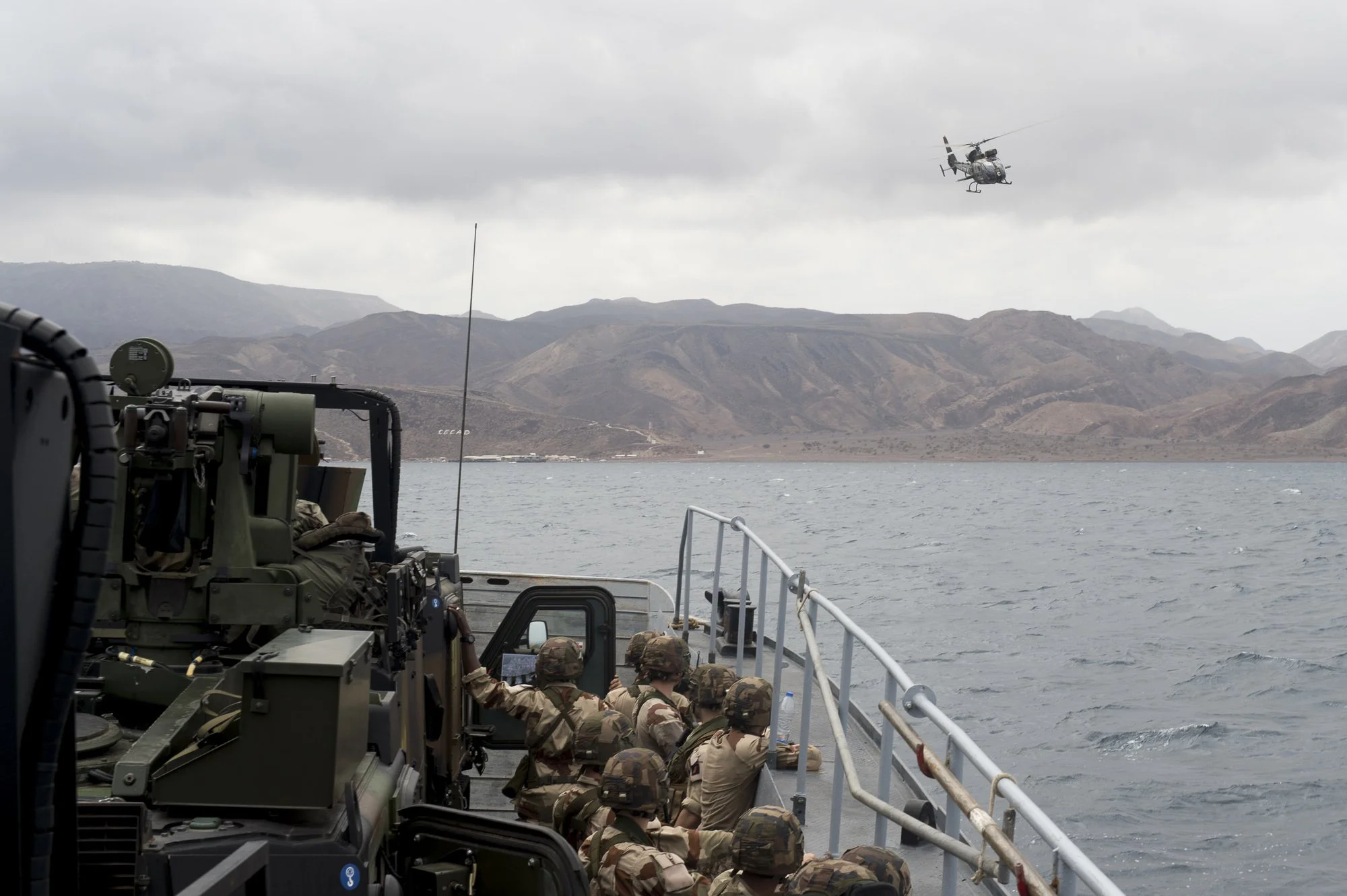 Un engin de débarquement se dirige vers la côte