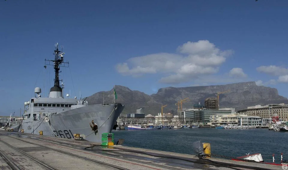 L'Albatros fait escale dans le port du Cap