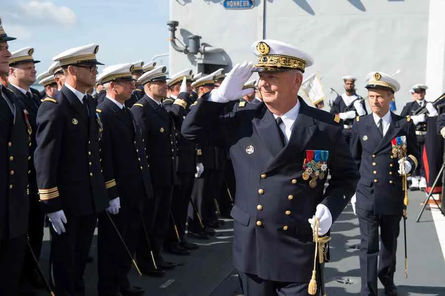 Le contre-amiral Thierry Catard à la barre de l’antenne brestoise de la Force d’Action Navale