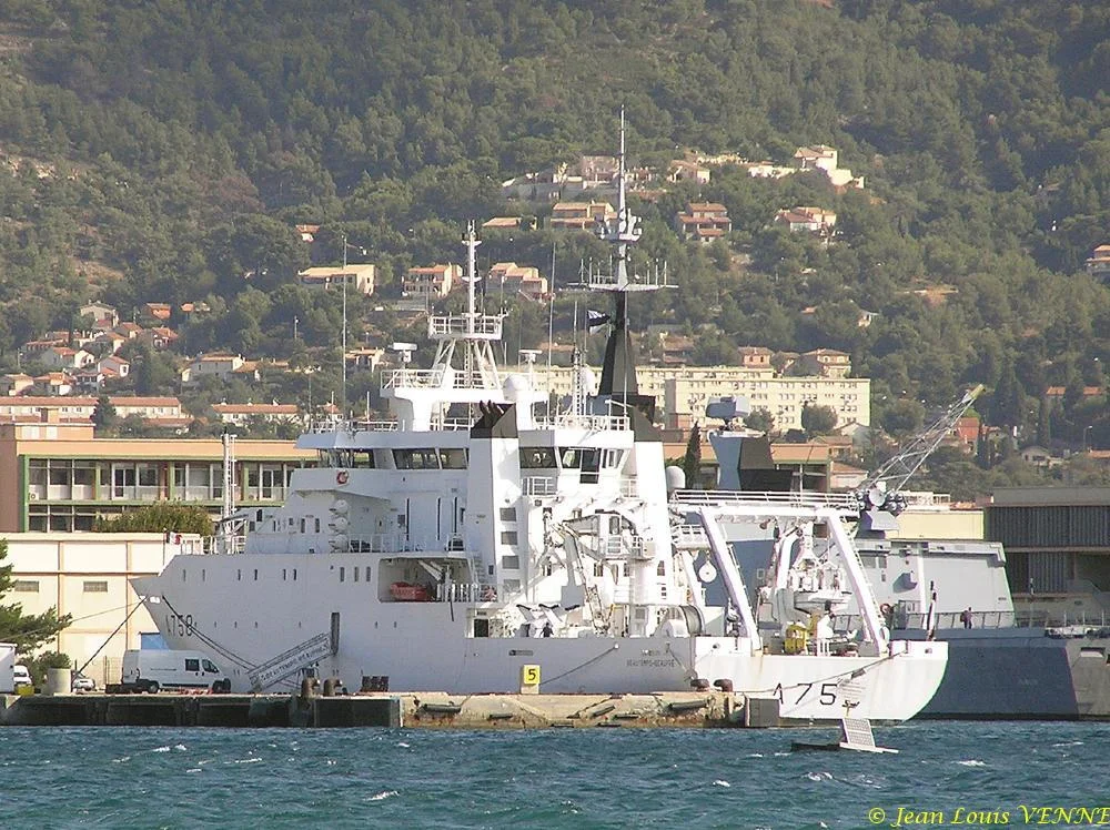 Le Beautemps-Beaupré en escale à Toulon
