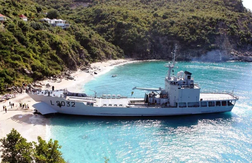 Antilles : exercices amphibies avec le Dumont d’Urville