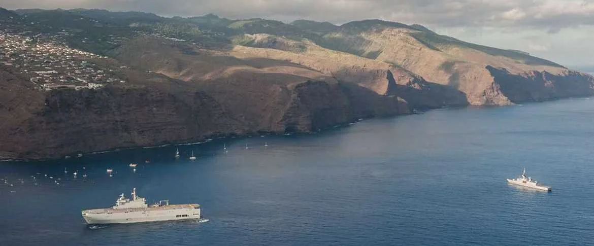 Le groupe amphibie au mouillage à Sainte Hélène