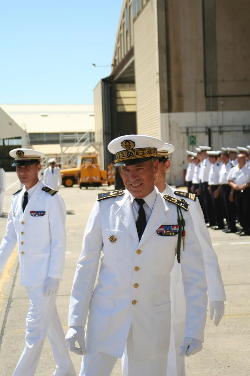 Le vice-amiral de Rostolan, commandant la force de l’aéronautique navale