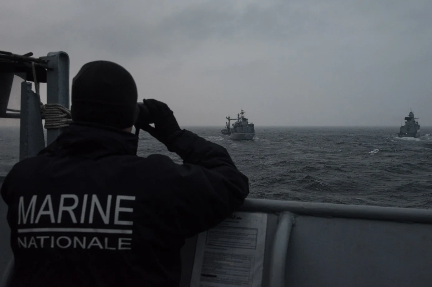 Le Primauguet, le bâtiment de soutien allemand Spessart et la frégate allemande Bayern