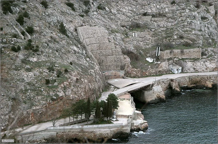 Autre vue de l'entrée du canal souterrain.