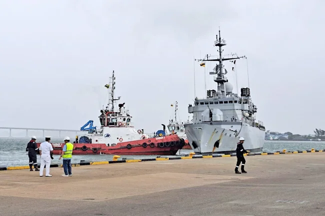 La frégate Prairial arrive à Brunéi