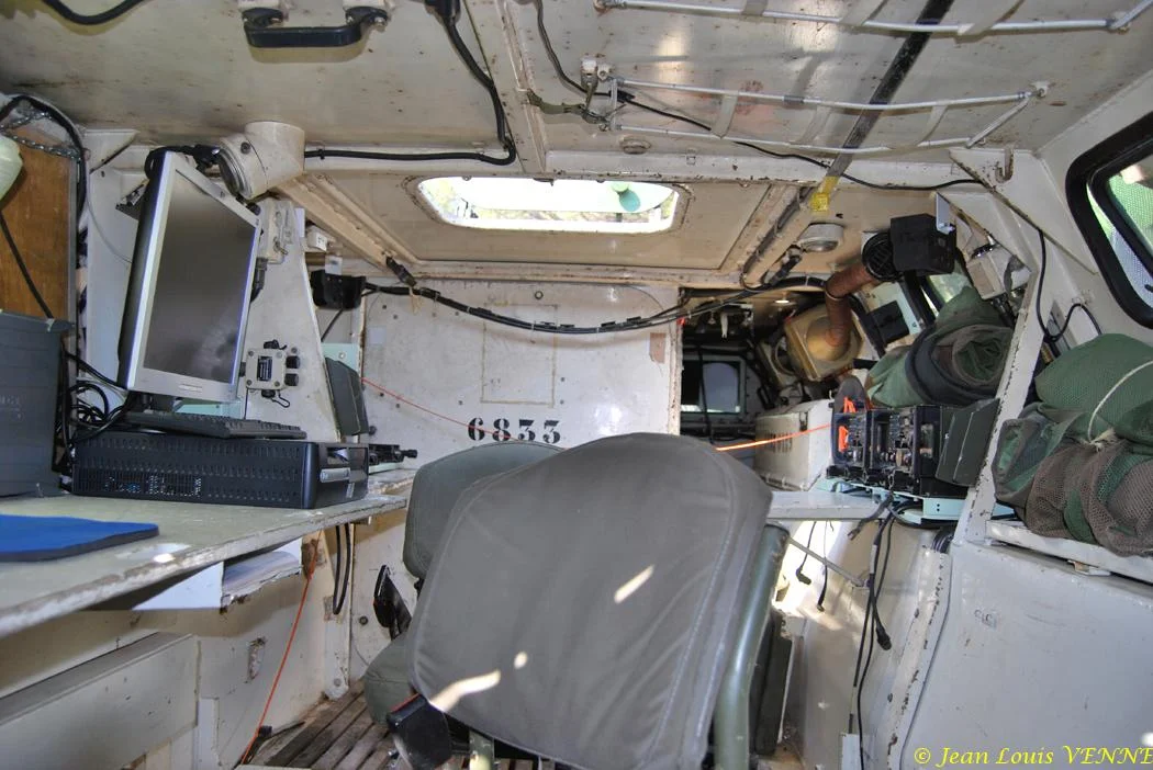 Intérieur d'un véhicule de l'armée de terre