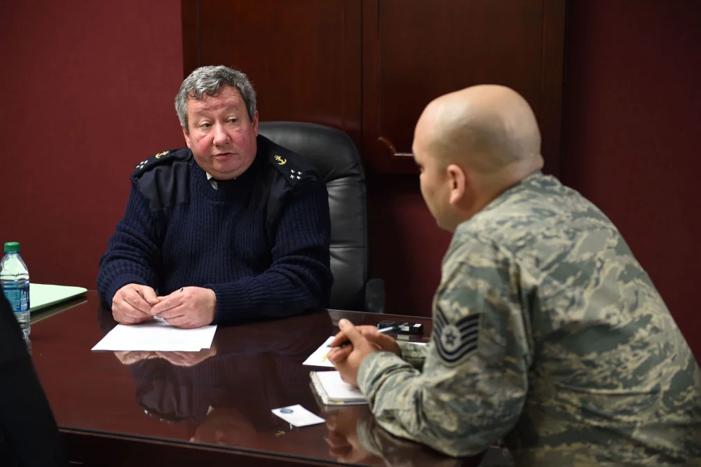 L'amiral Guillaume s'entretient avec des experts américains