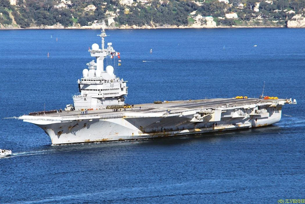 Le porte-avions Charles de Gaulle rentre de la mission Agapanthe