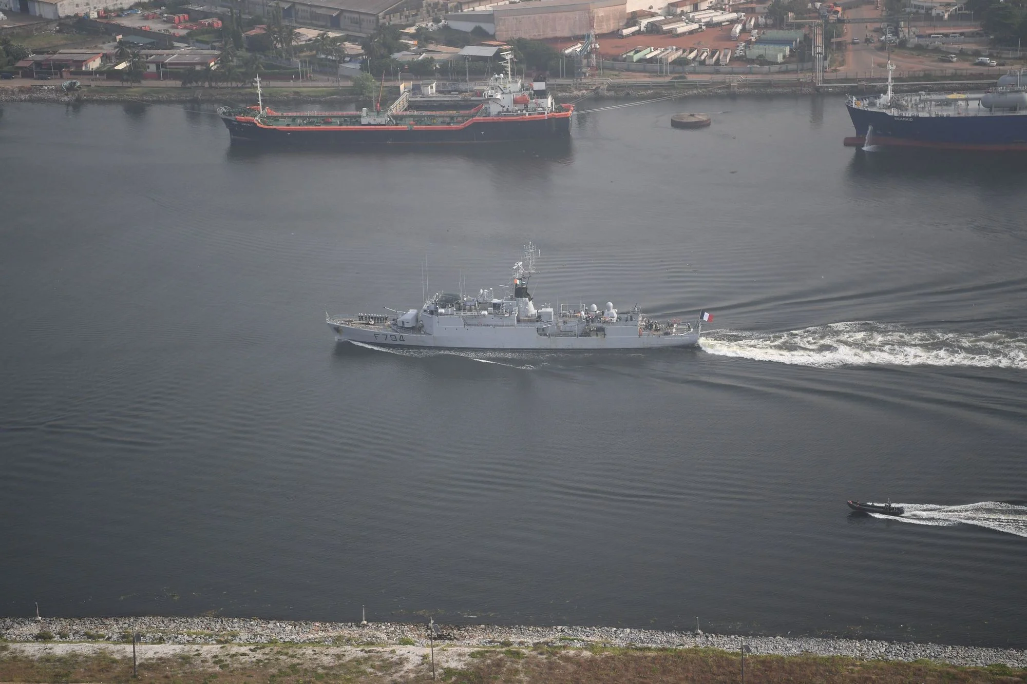 L'EV Jacoubet appareille d'Abidjan (Côte d'Ivoire)