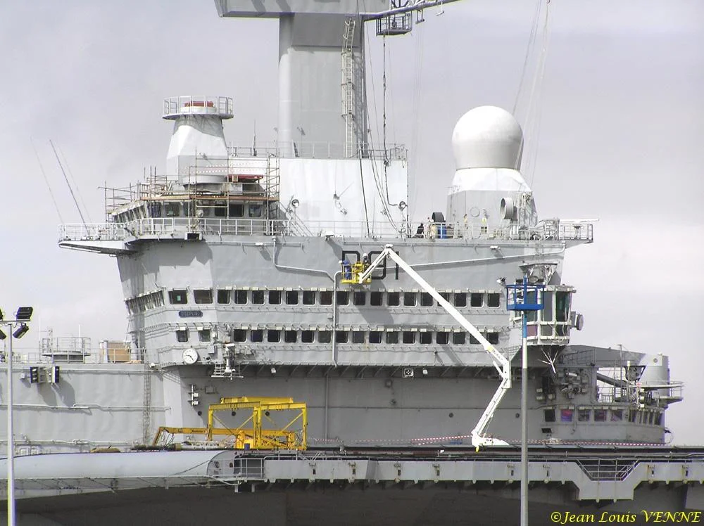 Peinture de lâ€™Ã®lot/passerelle du Charles de Gaulle