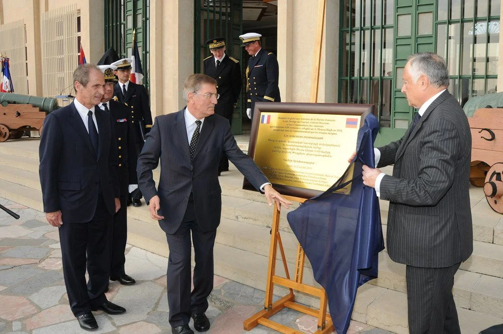 1915 : La Marine sauve 4100 Arméniens