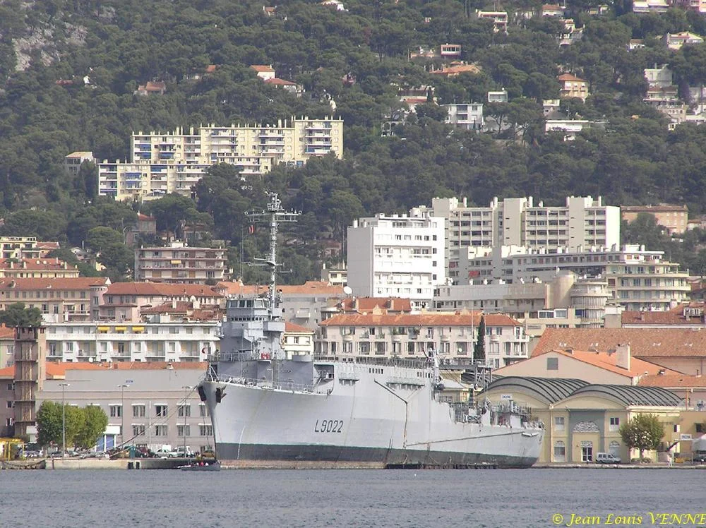 L’Orage reste seul à quai
