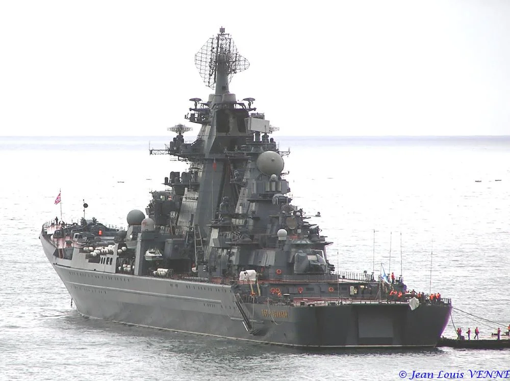 Le croiseur nucléaire russe Pierre le Grand à Toulon