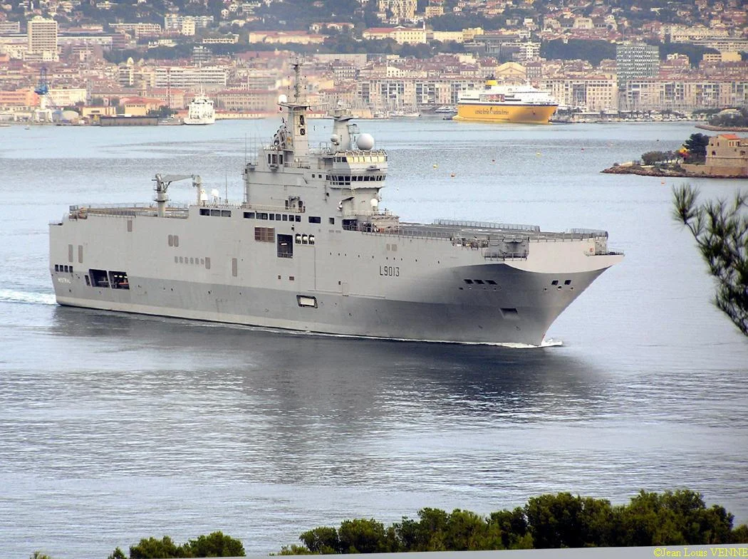 Le BPC Mistral appareille pour la Russie