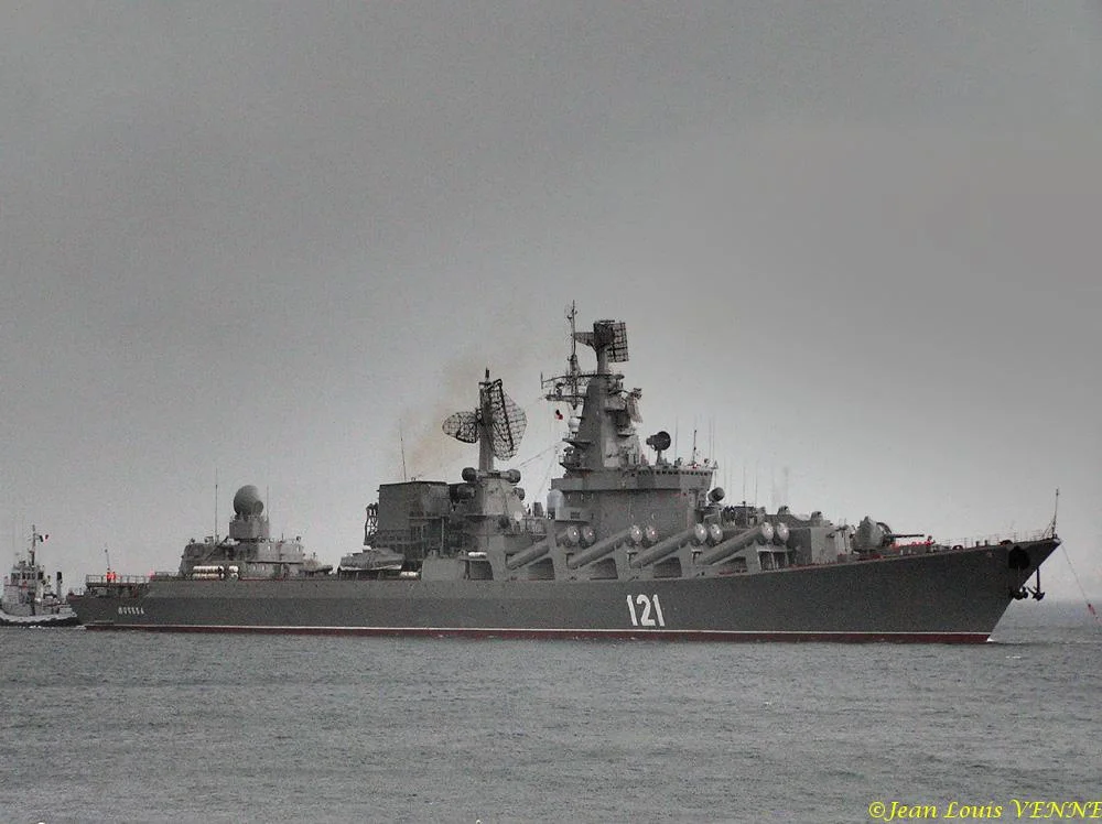 Le Moskva quitte Toulon