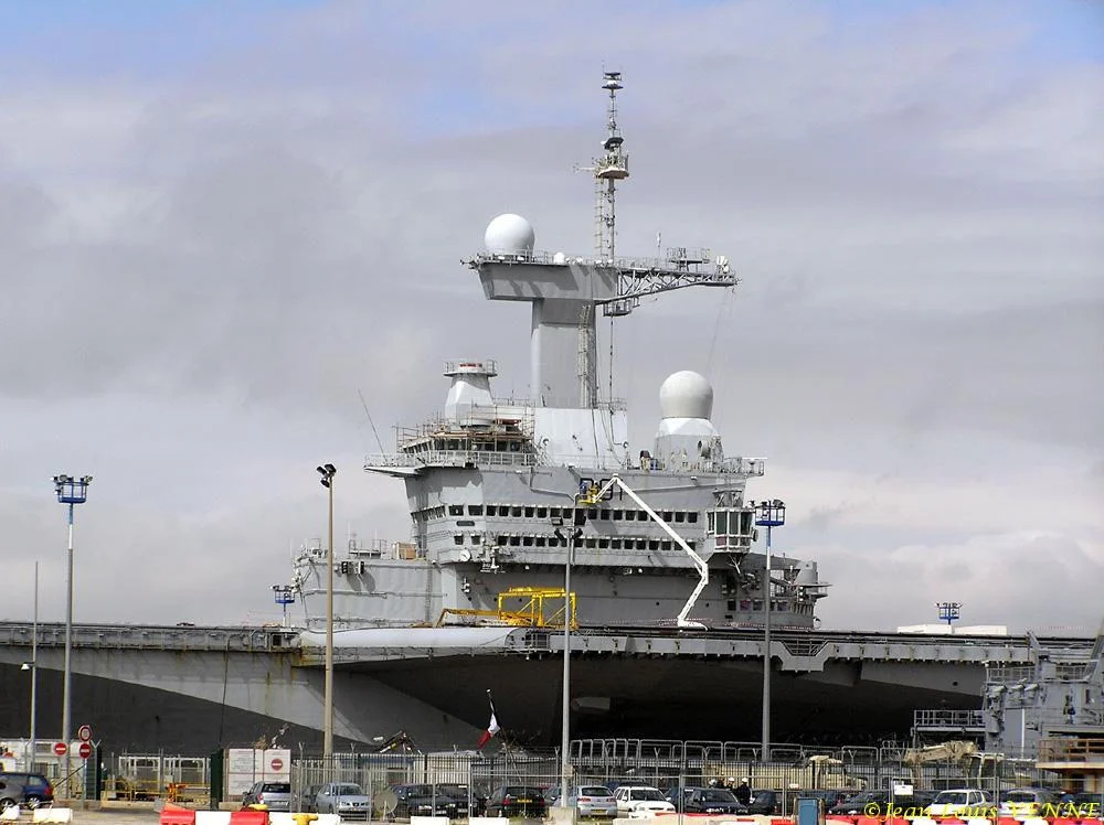 Peinture de lâ€™Ã®lot/passerelle du Charles de Gaulle