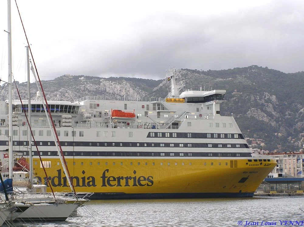 Première escale toulonnaise pour le « Méga Smeralda » 