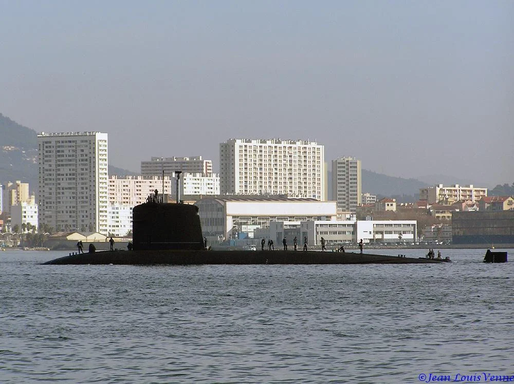 Un SNA arrive Ã  Toulon