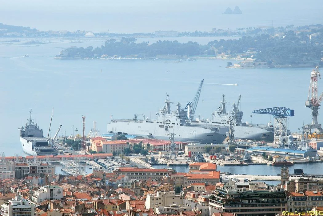 Les BPC Mistral et Tonnerre aux bassins Vauban
