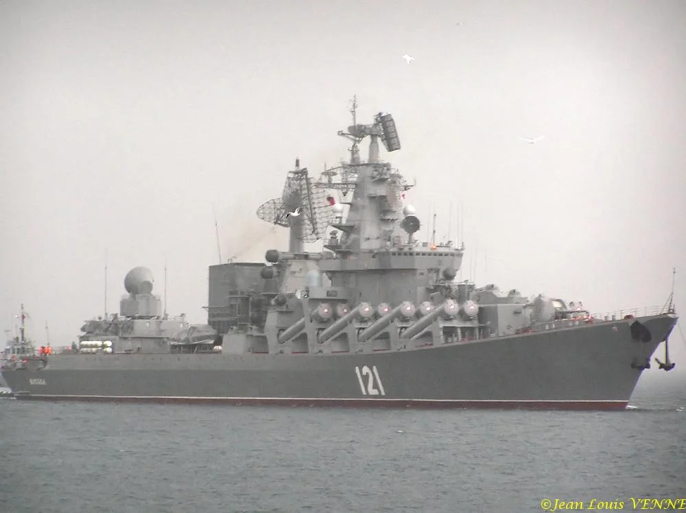 Le Moskva quitte Toulon