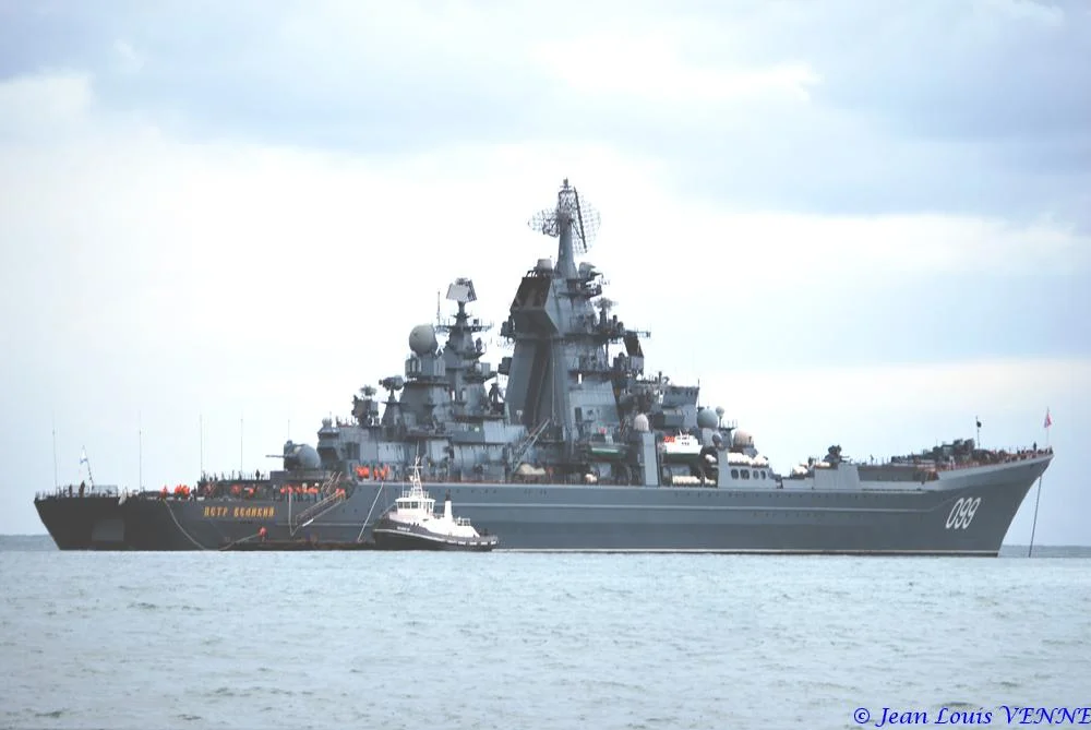 Le croiseur nucléaire russe Pierre le Grand à Toulon