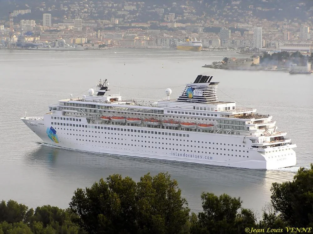 Arrivée du paquebot Island Star à Toulon