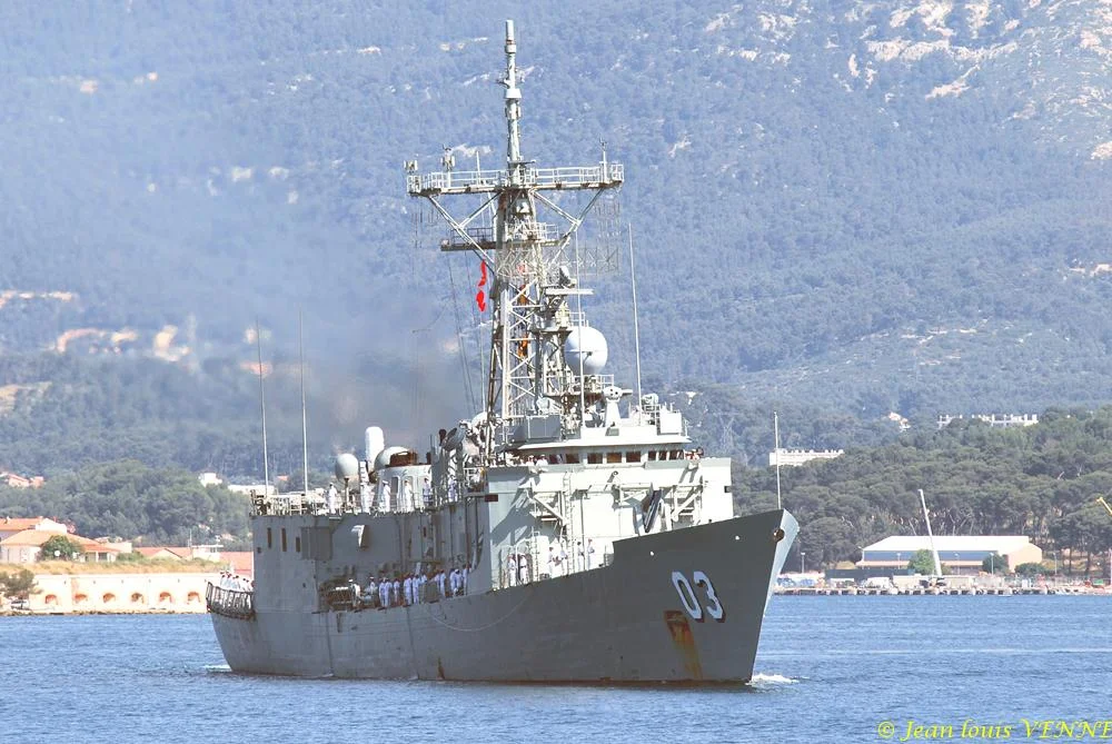 La frégate australienne HMAS Sydney quitte Toulon
