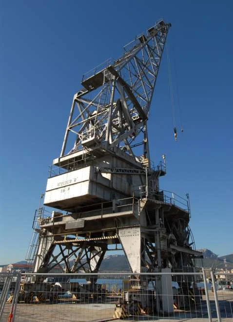 La 86P : grue électrique de 270 tonnes environ