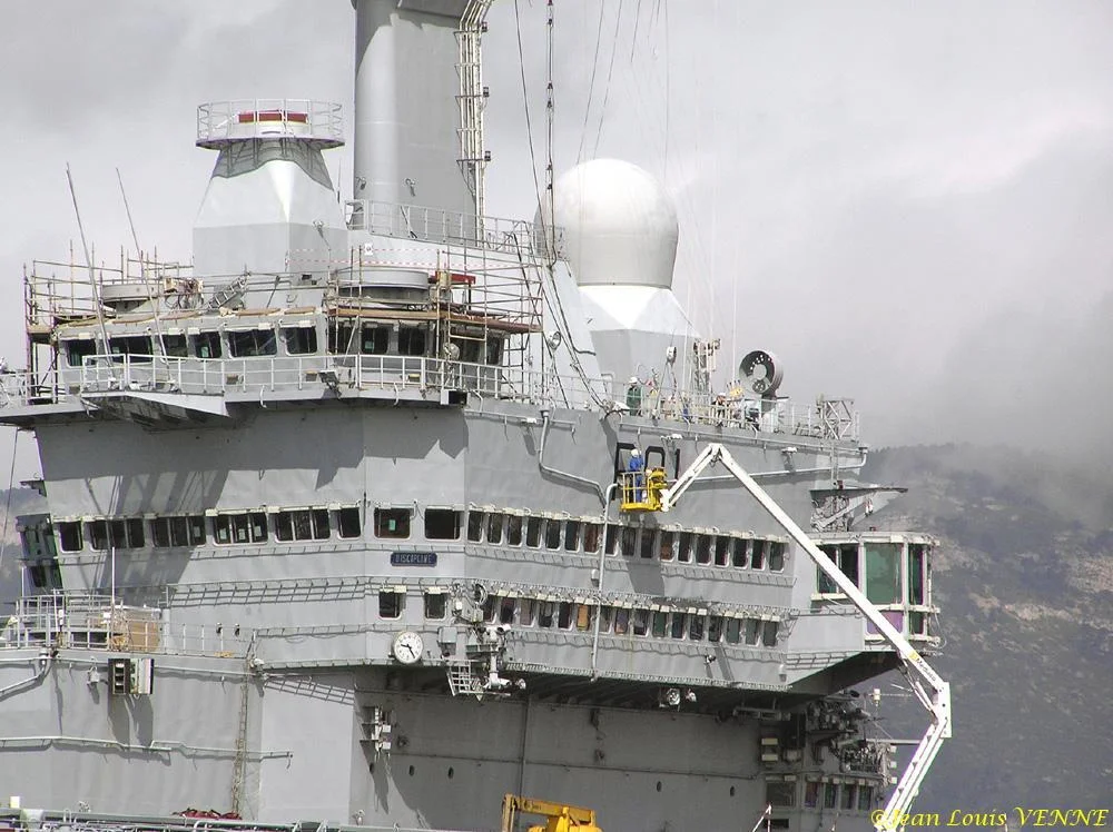 Peinture de lâ€™Ã®lot/passerelle du Charles de Gaulle