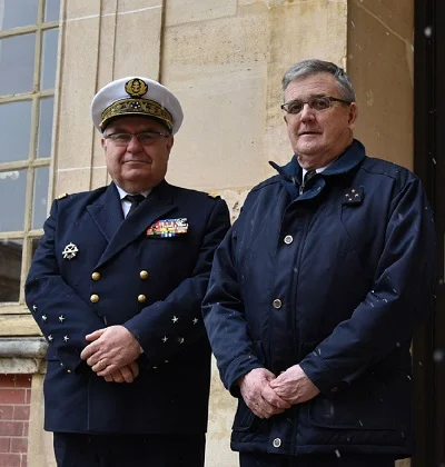 Le chef d’état-major de la marine visite le Service d’infrastructure de la Défense