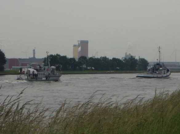    Transit sur l'Escaut en compagnie du RC Acharné