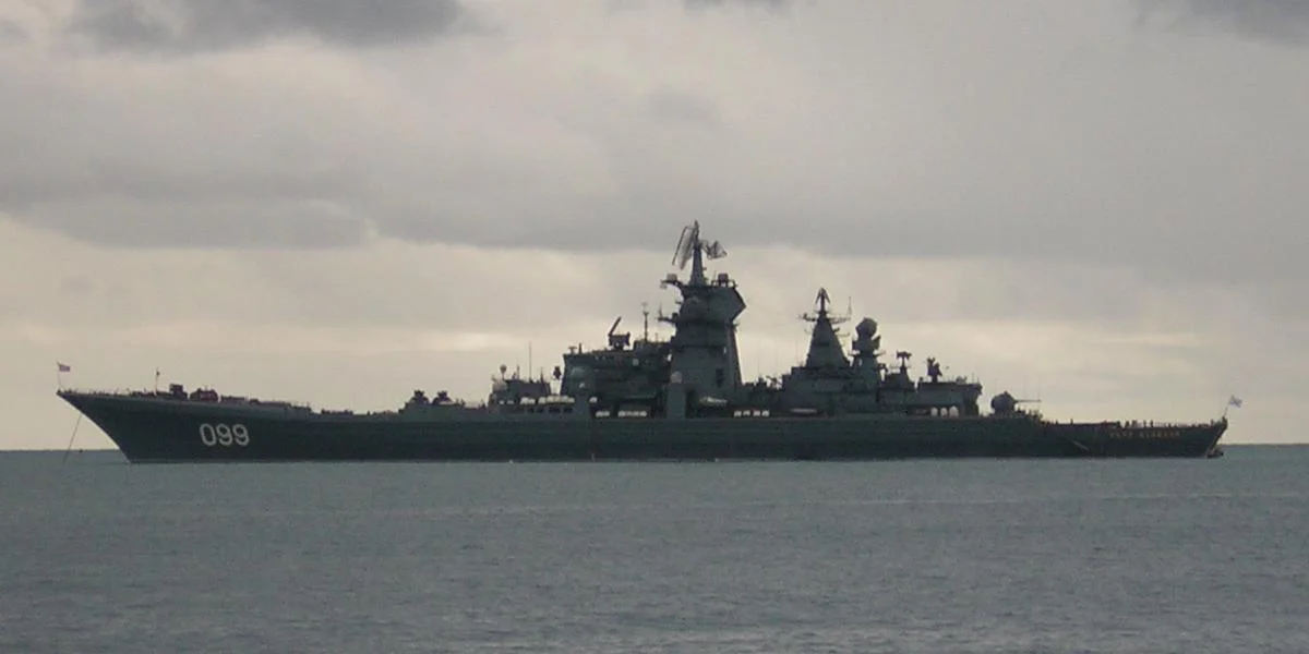 Le croiseur nucléaire russe Pierre le Grand à Toulon